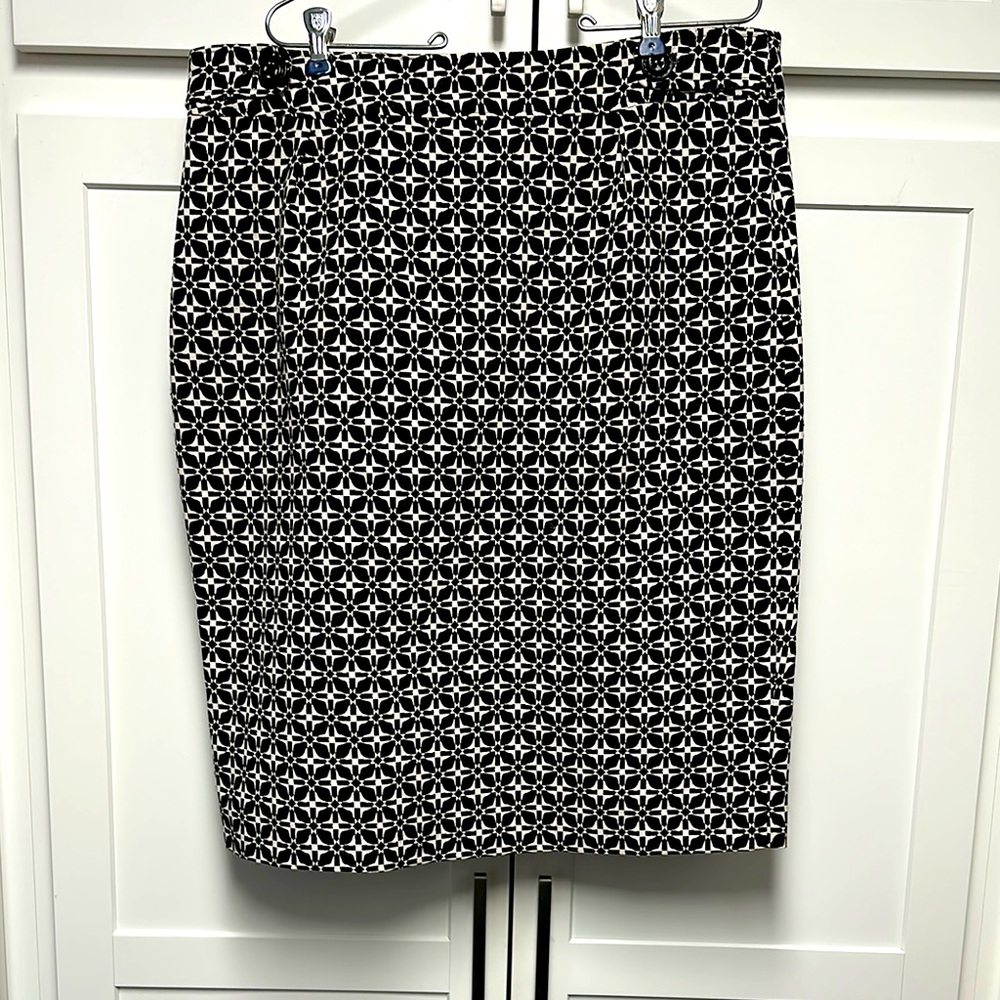 Vertigo Paris Black and White Pencil Skirt